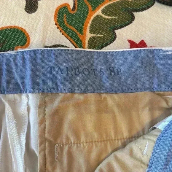 LIKE NEW Talbots The Weekend Chino in white. Size 8P - Picture 4 of 6
